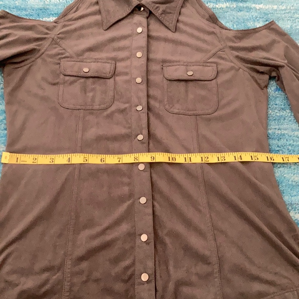 Vertigo Suede Cold Shoulder Button Front Top Grey… - image 8